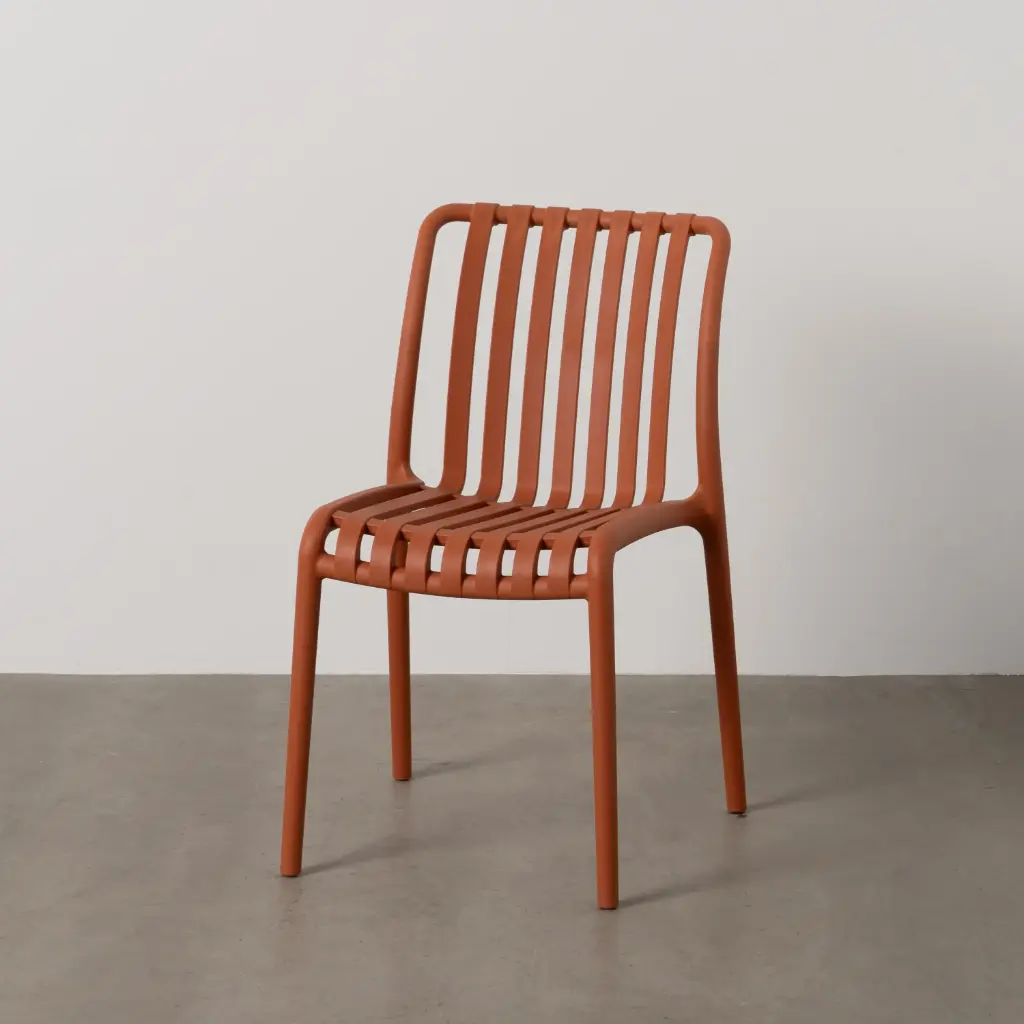Chaise Terracotta en Polypropylène – Dim : 50x58x80 cm