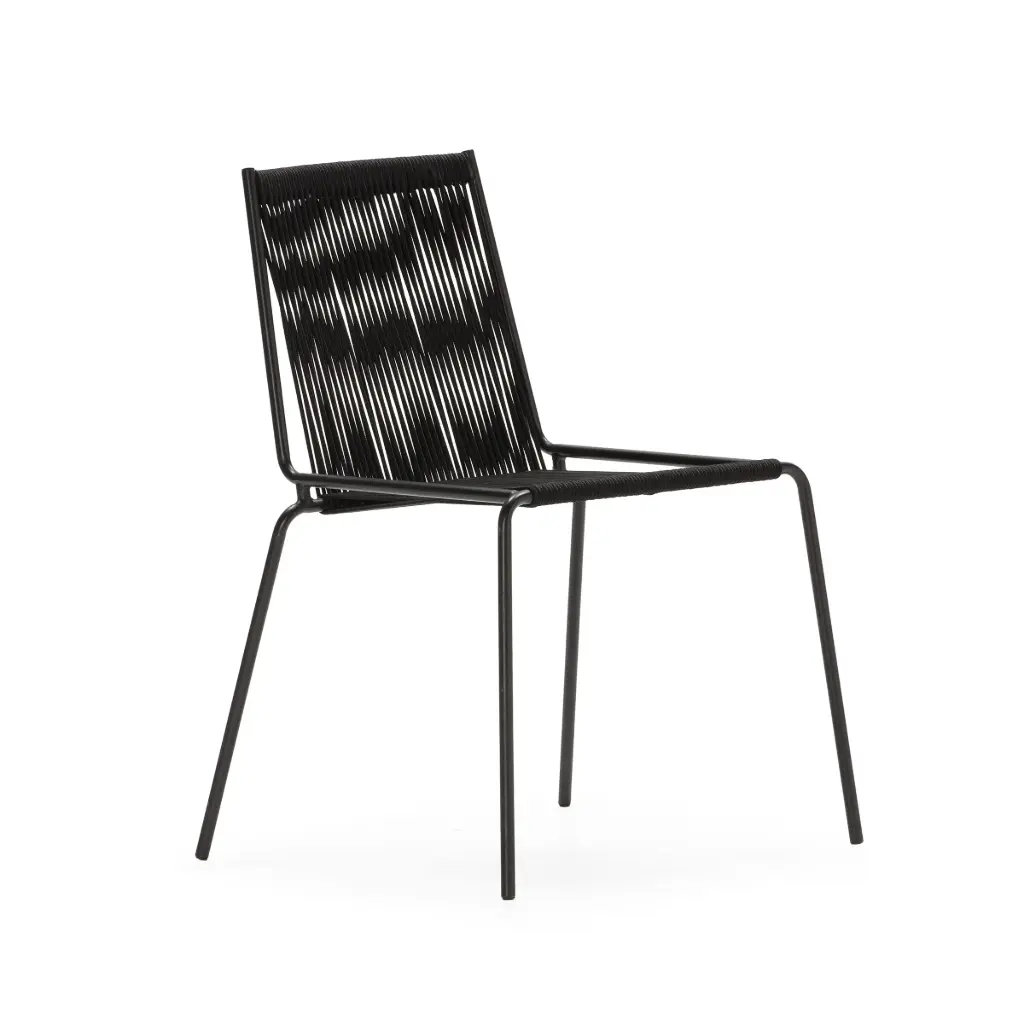 Chaise Emily noire, pieds en métal — 48 × 60 × 82 cm (assise 45 cm) 