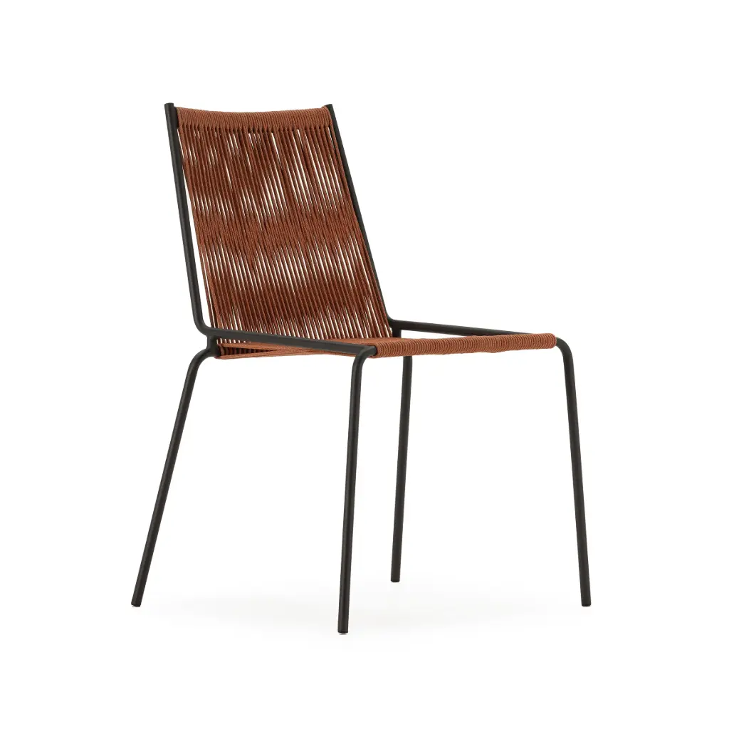 Chaise Emily terracotta, pieds en métal — 48 × 60 × 82 cm (assise 45 cm) 